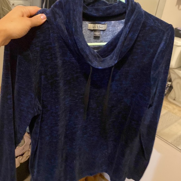 Soft blue sweater loose neck no hood small - Picture 2 of 4